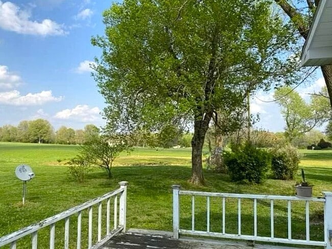 Building Photo - Classic country style house available now!