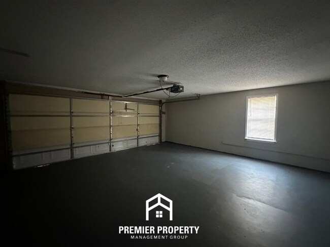 Building Photo - 2714 Gerald Ford Dr W