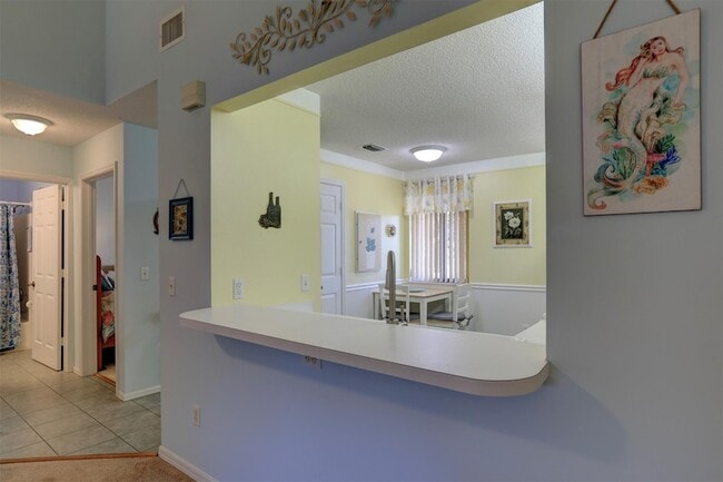 Building Photo - 9635 Riverside Dr