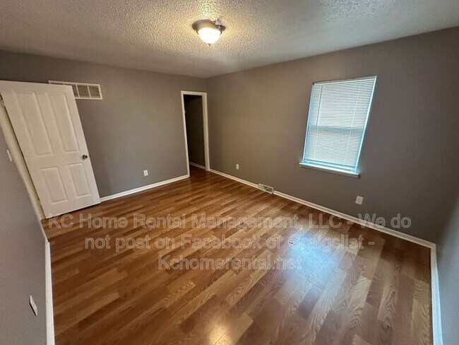 Building Photo - 420 N Jennings Rd