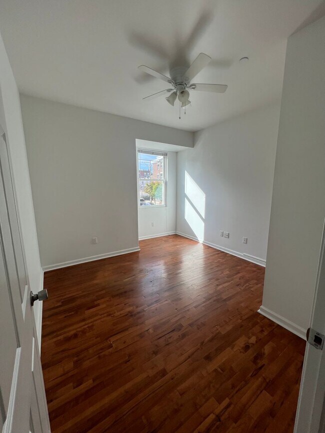 Building Photo - 601 N 39th St