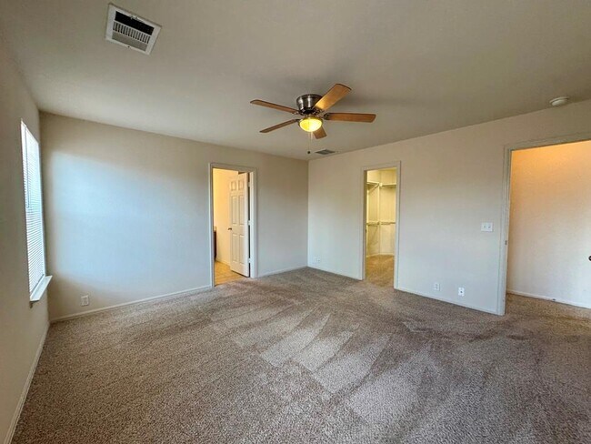 Building Photo - 172 Spruce Dr