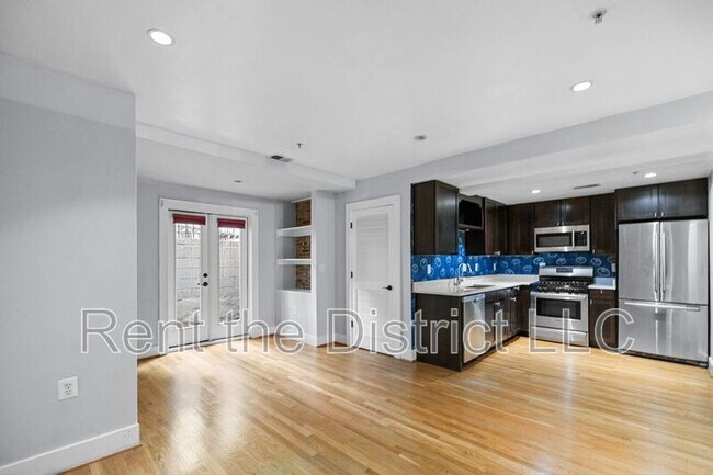 Building Photo - 1109 M St NW