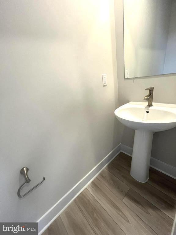 Building Photo - 7616 Johnnycake Rd