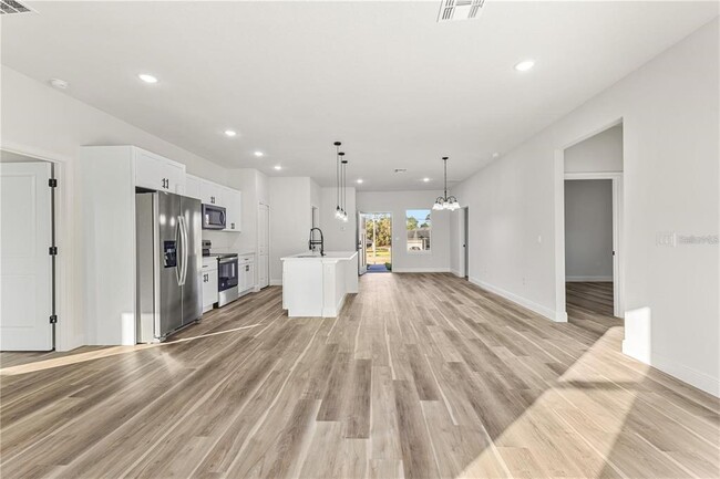 Building Photo - 265 Marion Oaks Manor