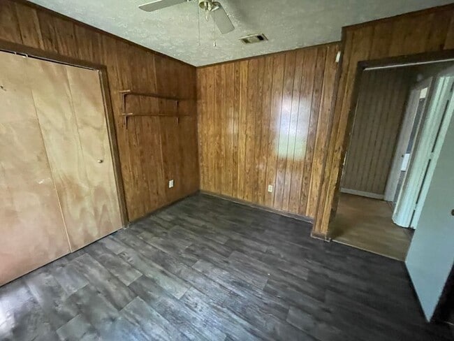 Building Photo - 609 Upper Darby Rd