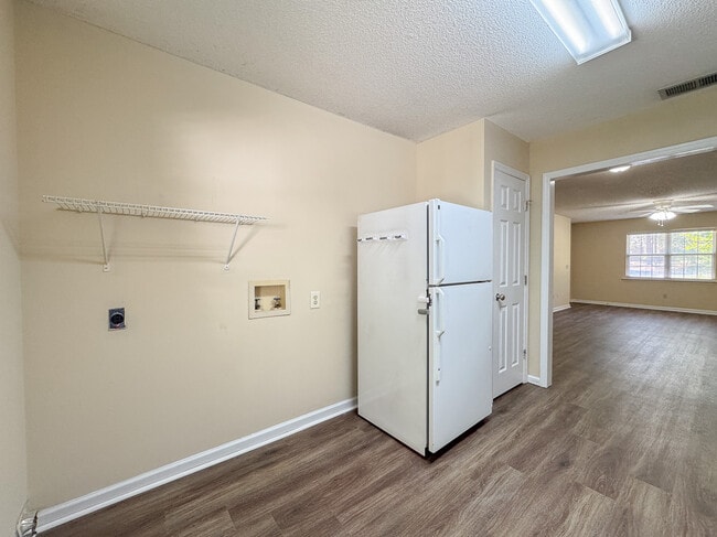 Building Photo - 27B Pate Pl