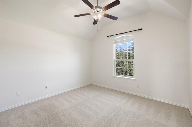 Building Photo - 21909 Esmeralda Dr