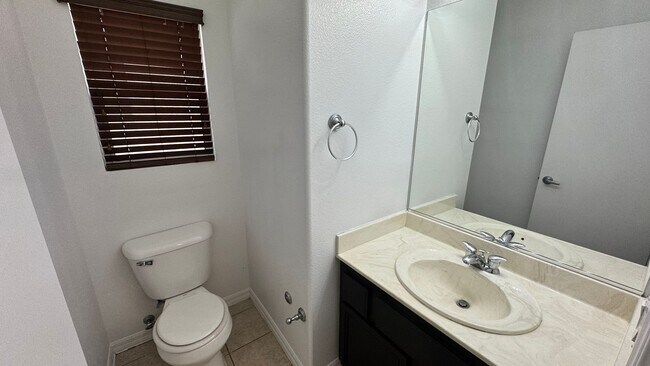 Building Photo - Executive Style 3 bedroom home