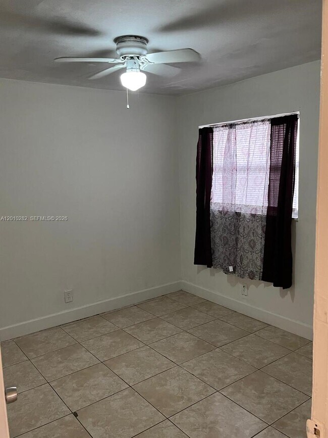 Building Photo - 7721 SW 10th Ct