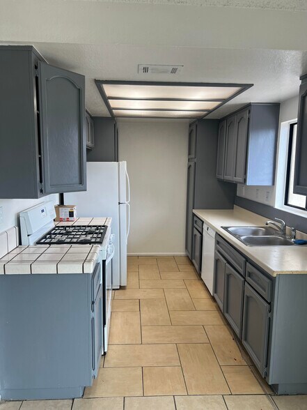 Building Photo - 20217 Serrano Rd