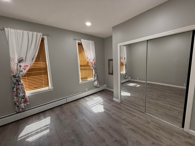 Building Photo - 280 Linden Ave