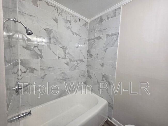 Building Photo - 608 W Martin St