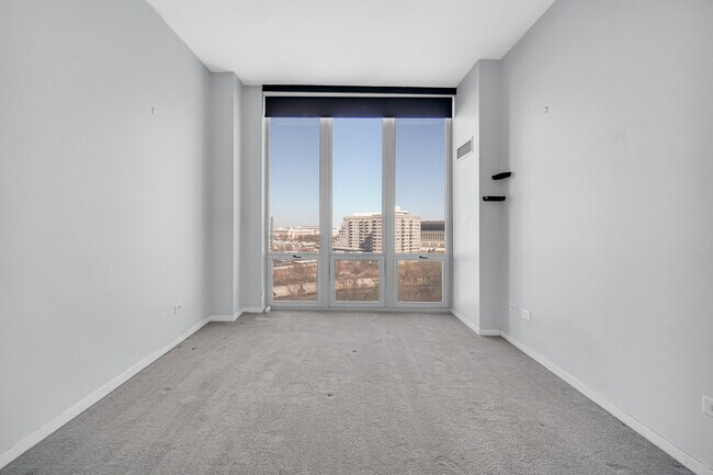 Building Photo - 1600 S Indiana Ave