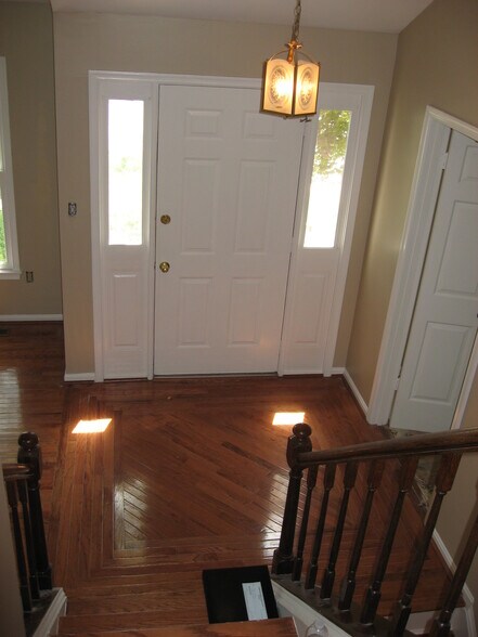 Building Photo - 8626 Ambrose Ct