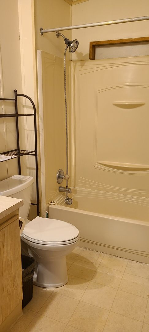 Building Photo - 3 Bedroom/3 Bath home in Archer FL