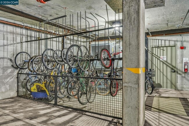 Building Photo - 1310 Creekside Dr