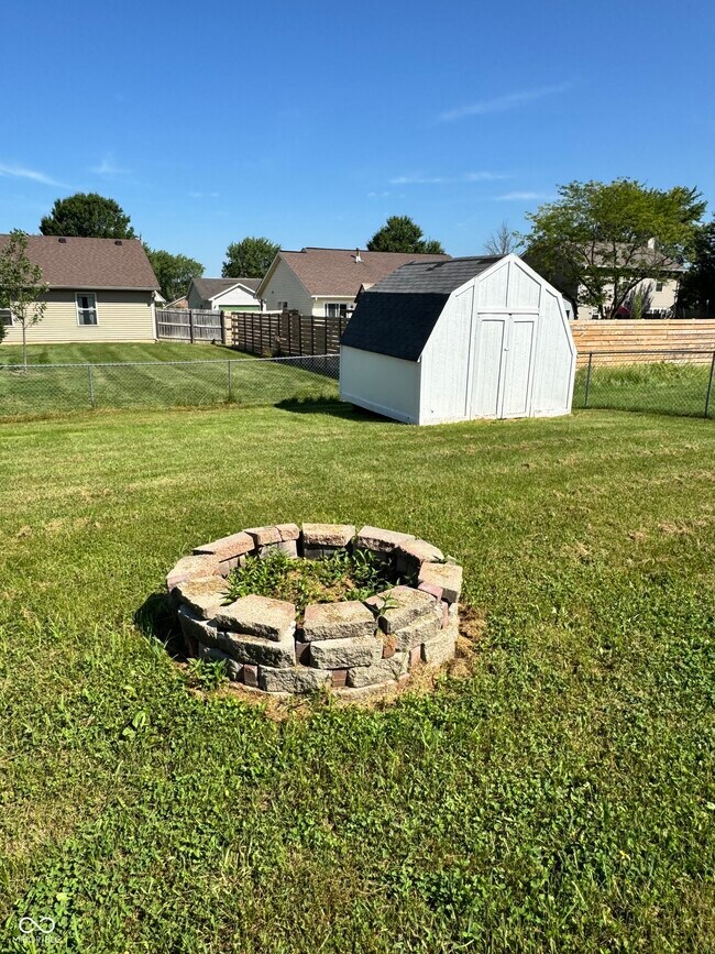 Building Photo - 39 Cedarwood Dr