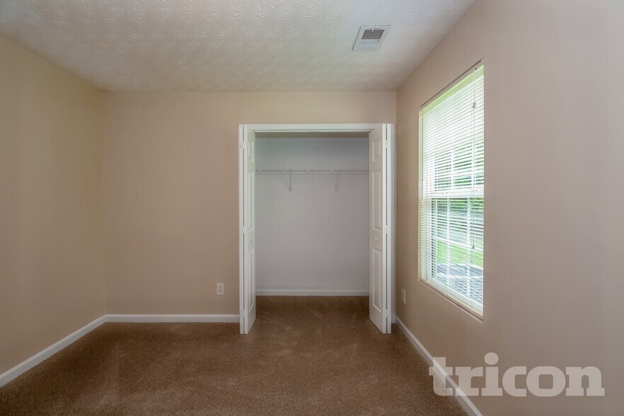 Building Photo - 145 Centerra Springs Dr