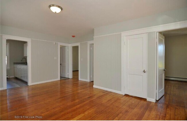 Building Photo - 179 Valley St