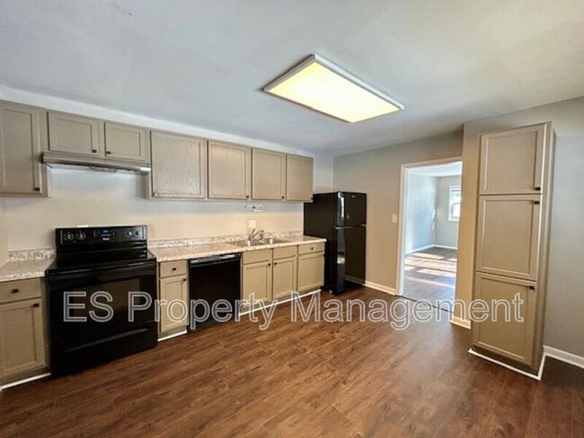 Building Photo - 6740 Doris Dr