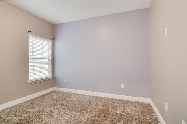 Building Photo - 2020 Fern Crest Ln