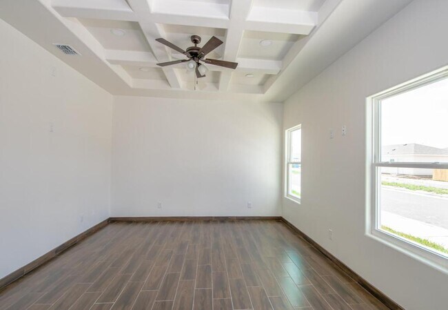 Building Photo - 3012 West Dr
