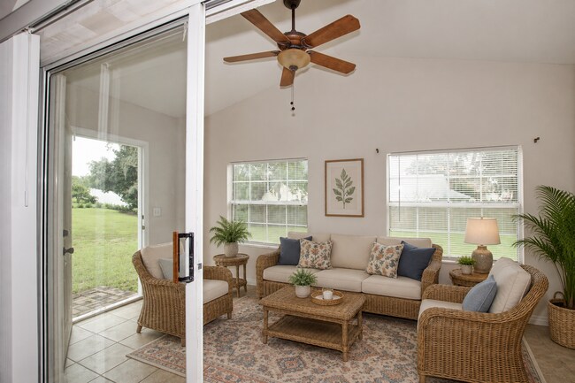 Building Photo - Spacious 3/2 Home For Rent in Davenport with extra Florida/Sun Room!!