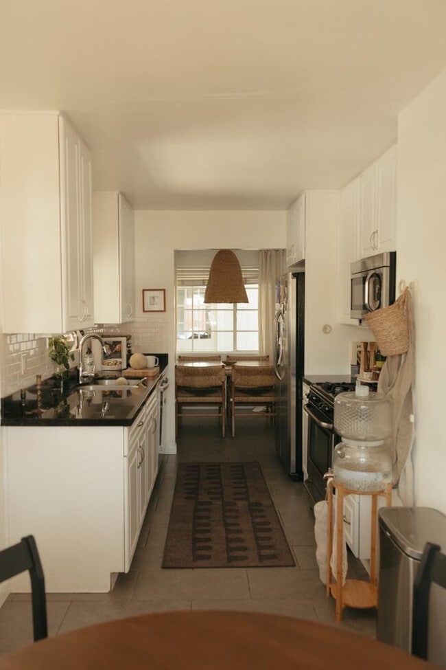 Building Photo - 4007 E Heatherbrae Dr