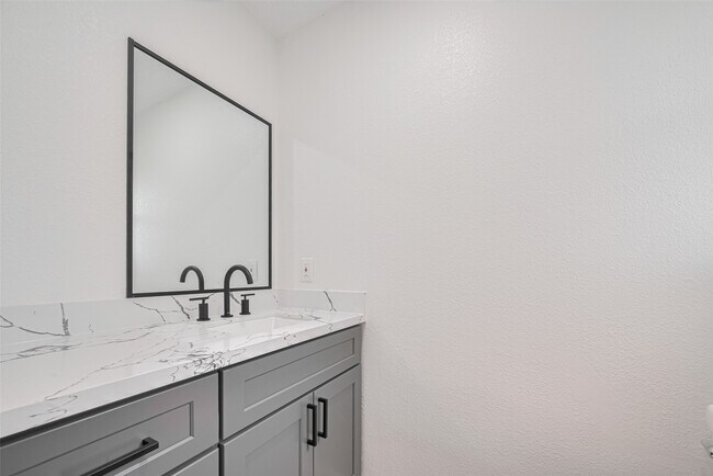 Building Photo - 5303 Lookout Mountain Dr
