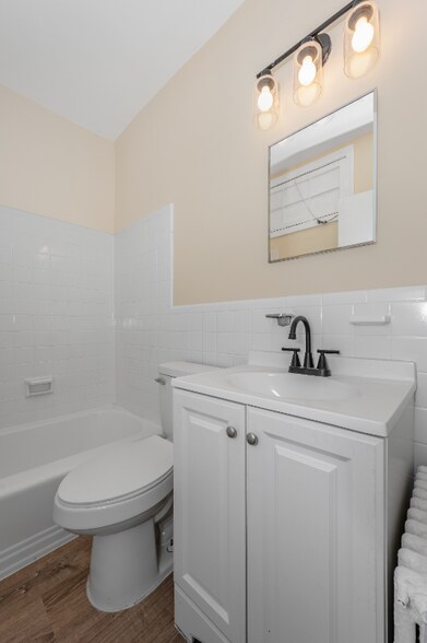 Building Photo - 1359 Bryant St NE