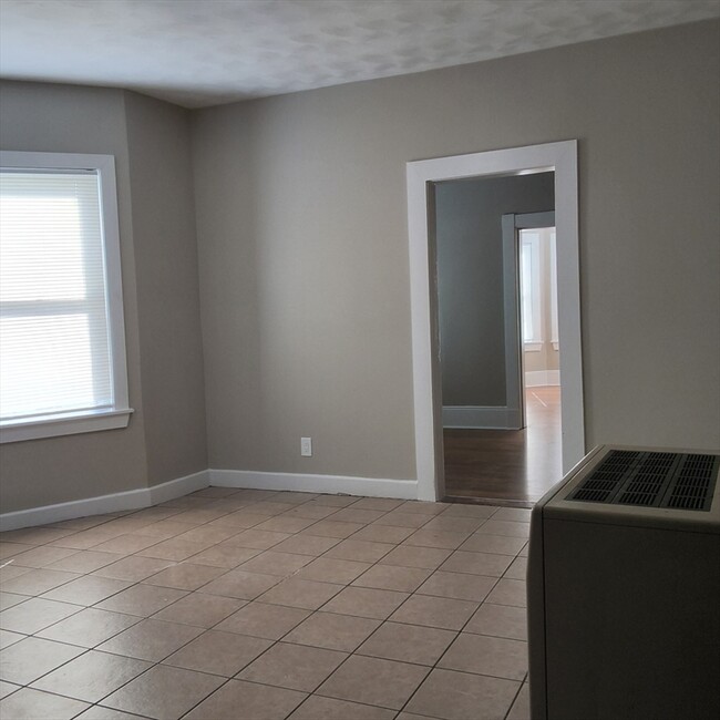 Building Photo - 98 County St