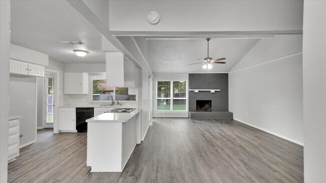 Building Photo - 1500 High Ridge Rd
