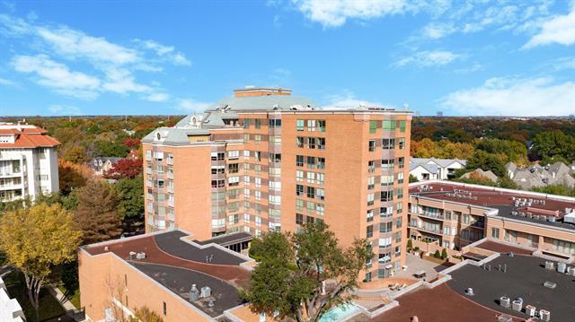 Building Photo - 4242 Lomo Alto Dr