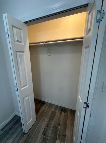 Building Photo - 4064 E 60th St