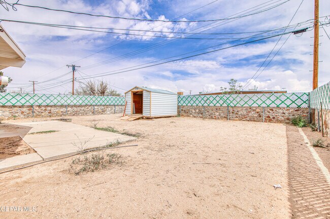 Building Photo - 8818 Mt Elbert Dr