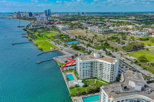Building Photo - 2600 N Flagler Dr
