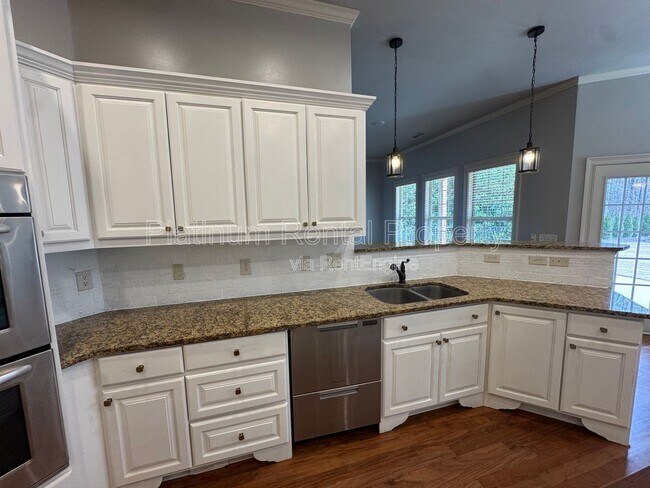 Building Photo - 1811 Traditions Way