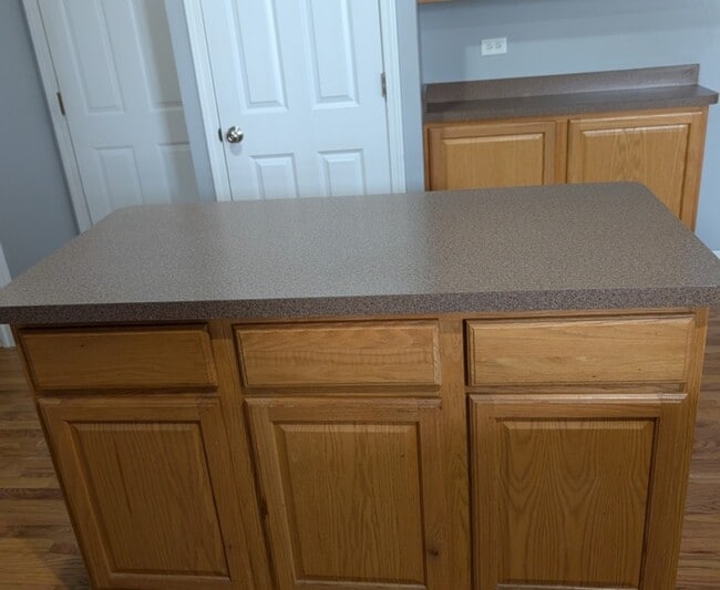 Building Photo - 1966 Alinda Ave