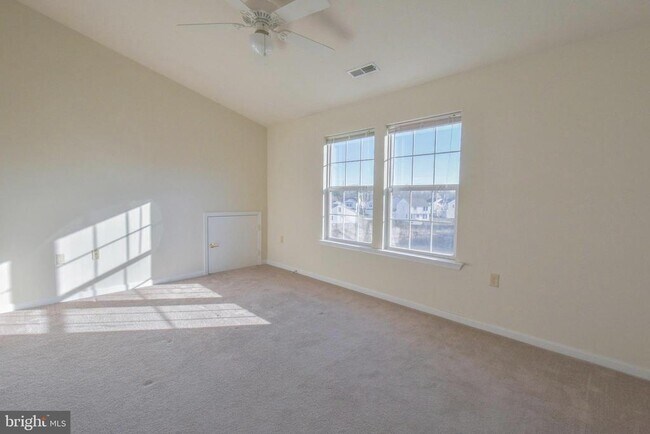 Building Photo - 45521 Westmeath Way