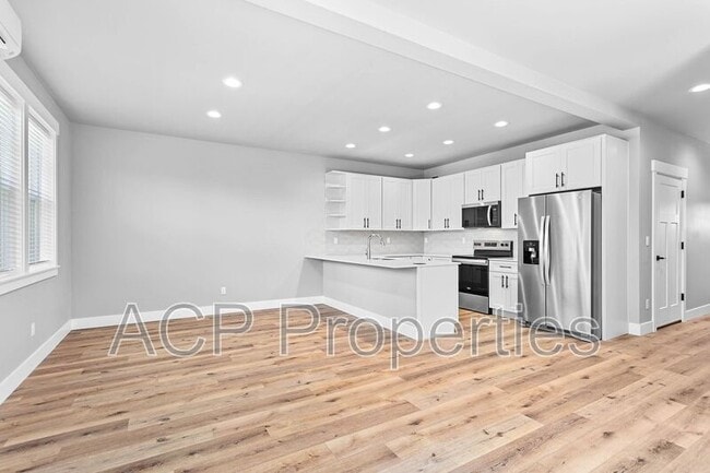 Building Photo - 2201 DeJong Dr