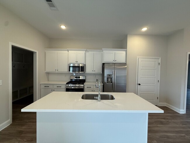 Building Photo - 132 Madisonville Dr