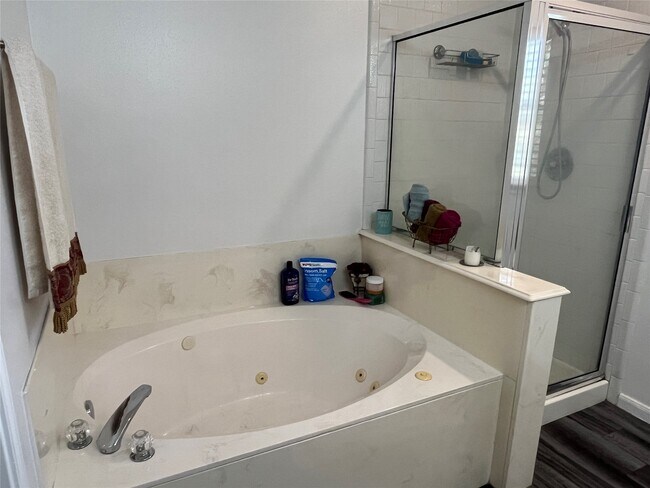 Building Photo - 28723 Sedgefield St