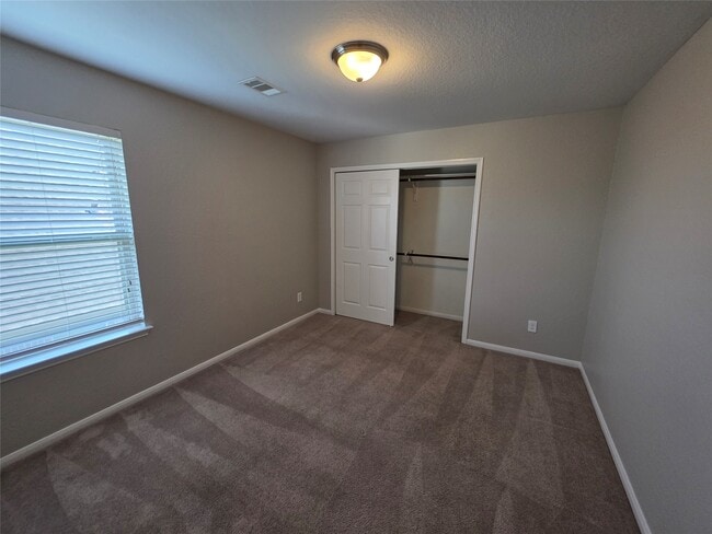 Building Photo - 4427 Garden Ridge Ct