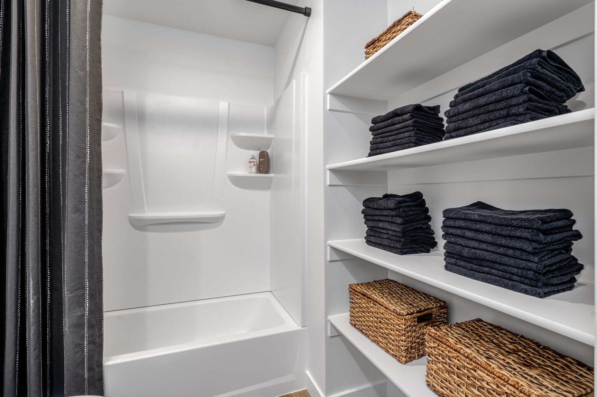 Building Photo - 1566 N Summer Spgs Cv