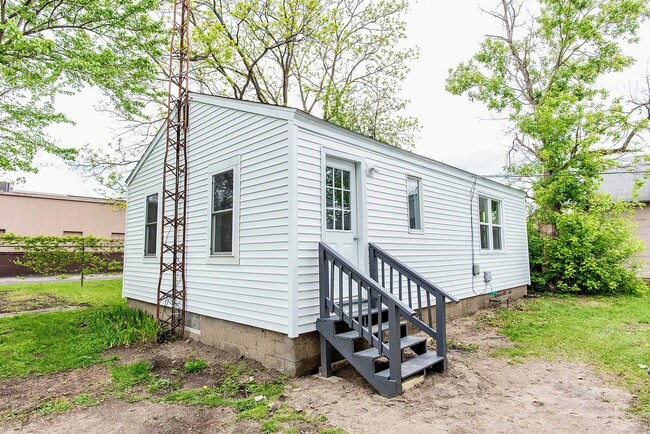 Primary Photo - 1226-1222 Shakespeare Ave