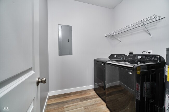 Building Photo - 415 Dequincy St