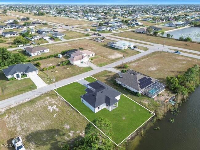 Building Photo - 1612 NW 9th Ave