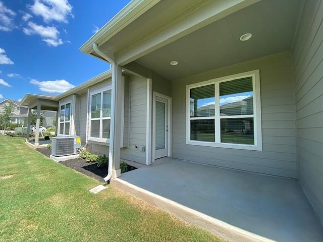 Building Photo - 1612 Roseburg Dr