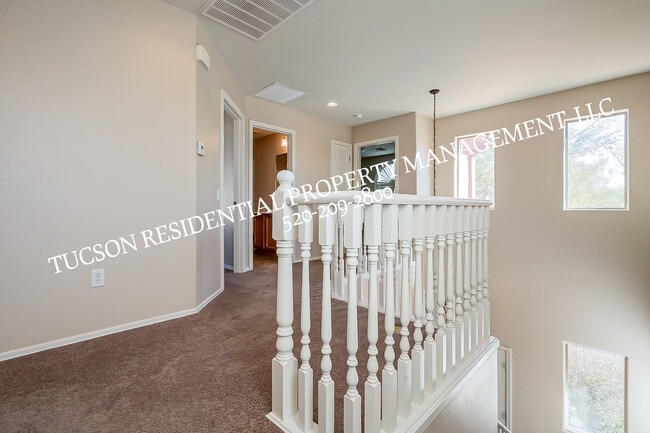 Building Photo - 6012 S Meadow Breeze Dr